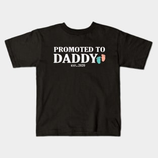 Promoted to daddy est 2020 Kids T-Shirt